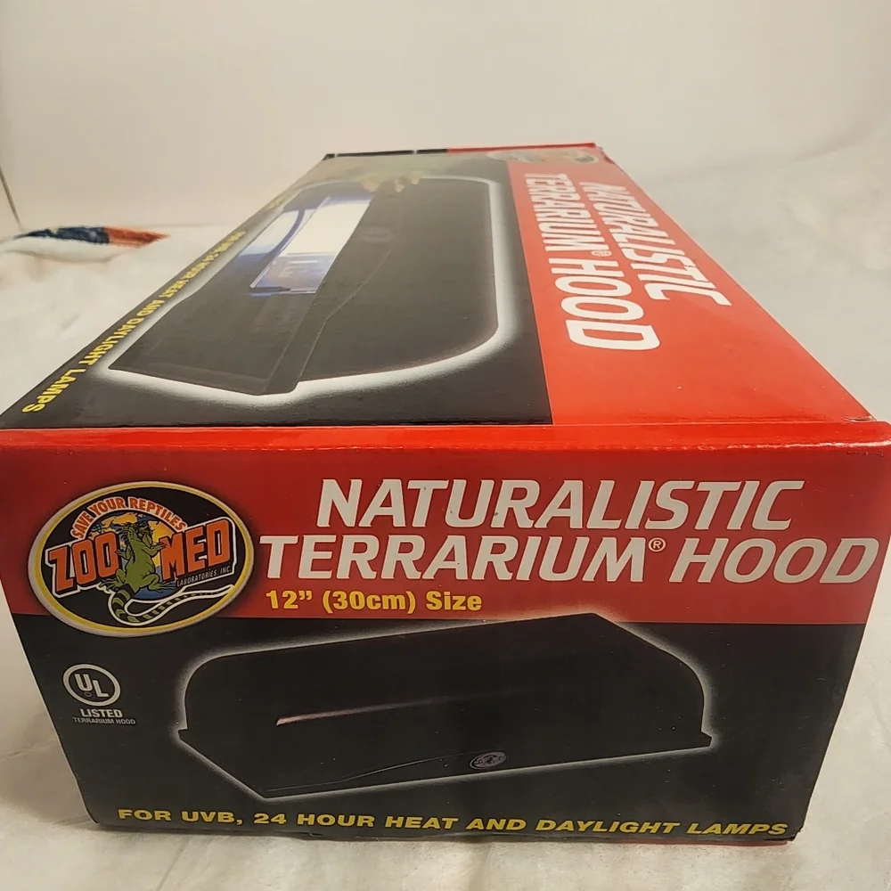 Zoo Med Naturalistic Terrarium Hood 12inch For 5.0 UVB,Heat and Daylight Lamps
